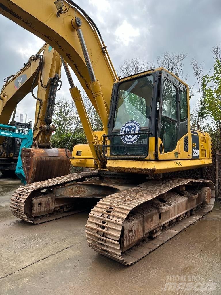 Komatsu PC 220-8 Gravemaskiner på larvebånd