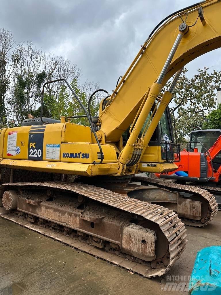 Komatsu PC 220-8 Gravemaskiner på larvebånd