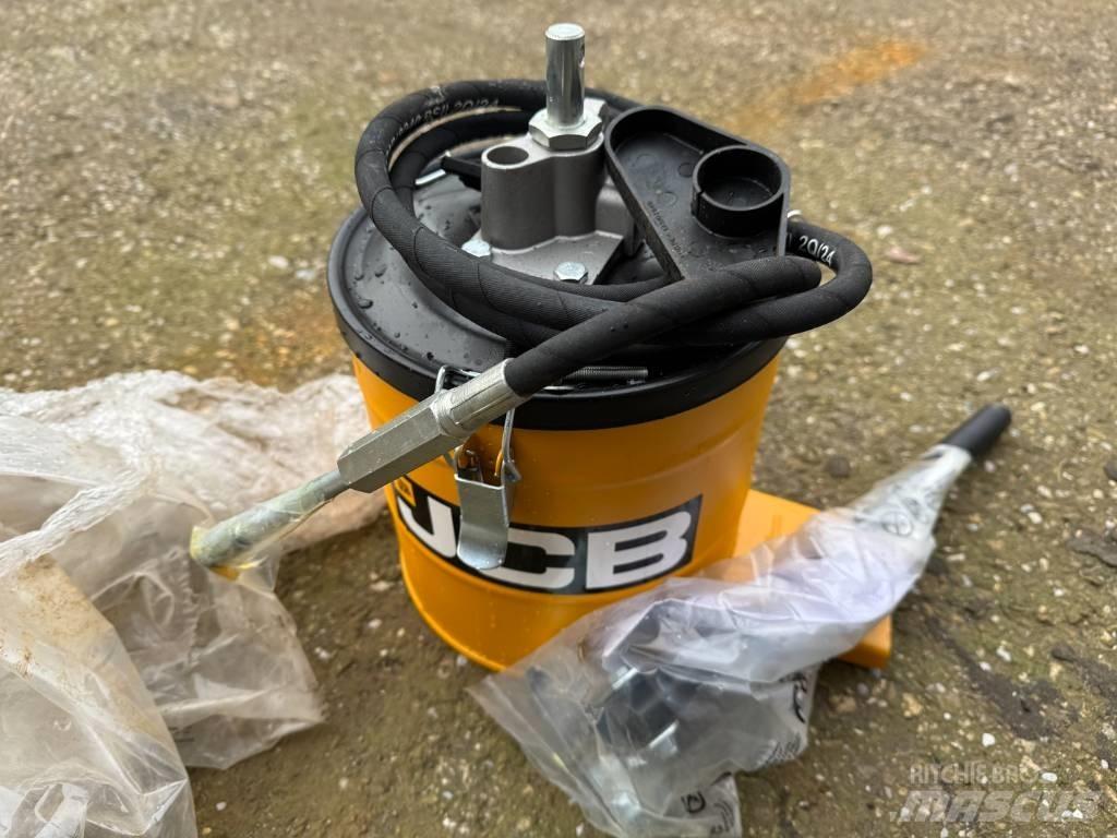 JCB 3 DX 4X4 ( UNUSED ) Rendegravere