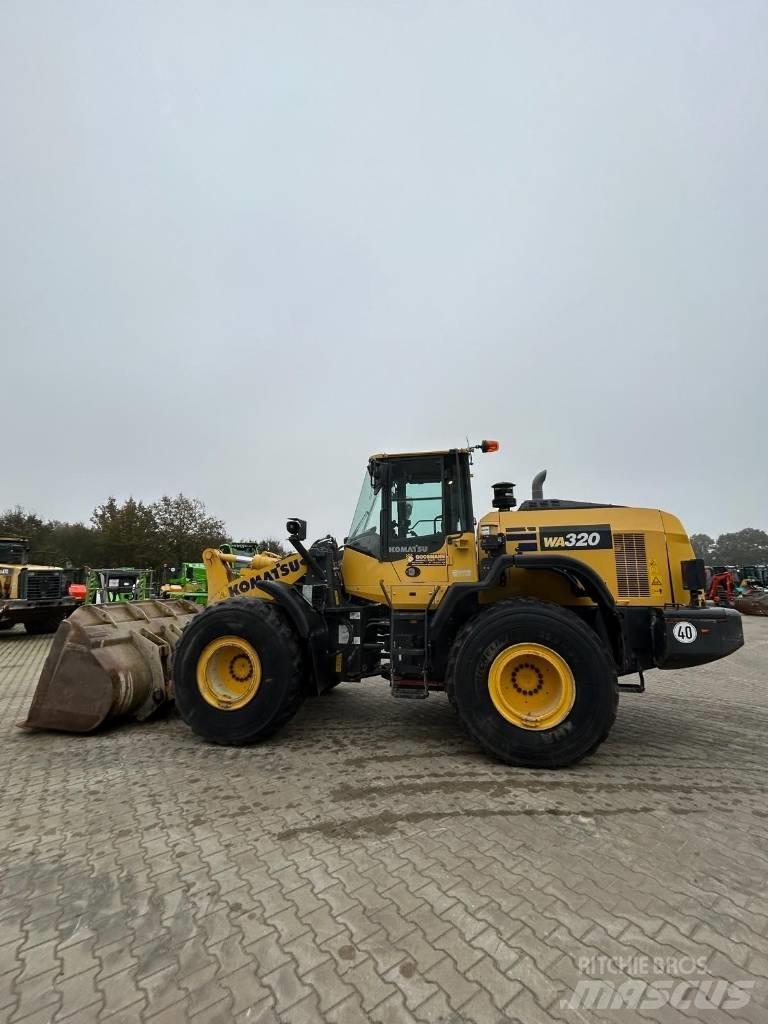 Komatsu WA 320 Læssemaskiner på hjul