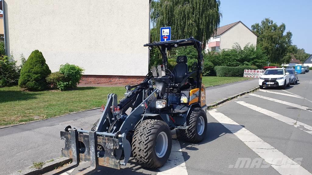 GiANT G 2500 X-Tra Læssemaskiner på hjul