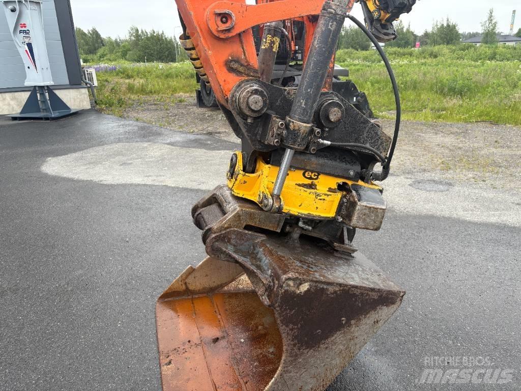 Hitachi ZX135US-3 Gravemaskiner på larvebånd