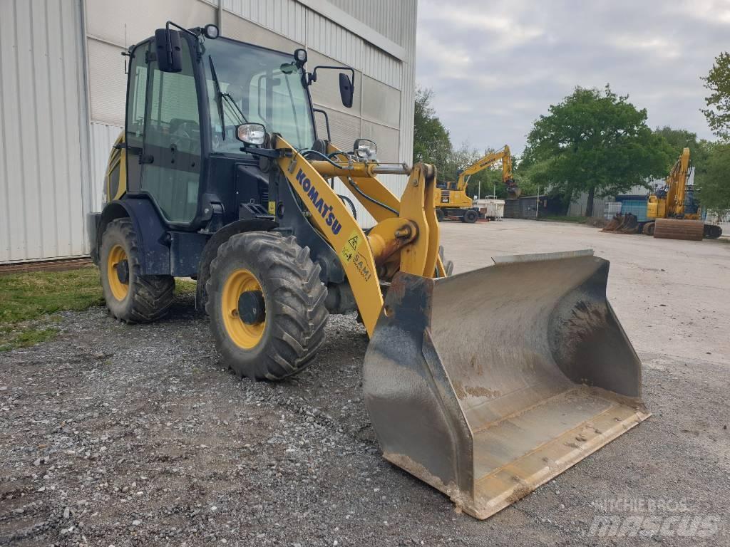 Komatsu WA70M-8 Læssemaskiner på hjul