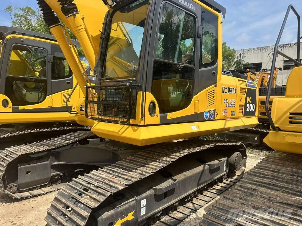 Komatsu PC 220 Gravemaskiner på larvebånd