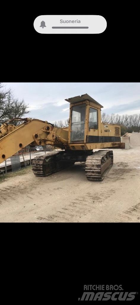 CAT 235 Gravemaskiner på larvebånd