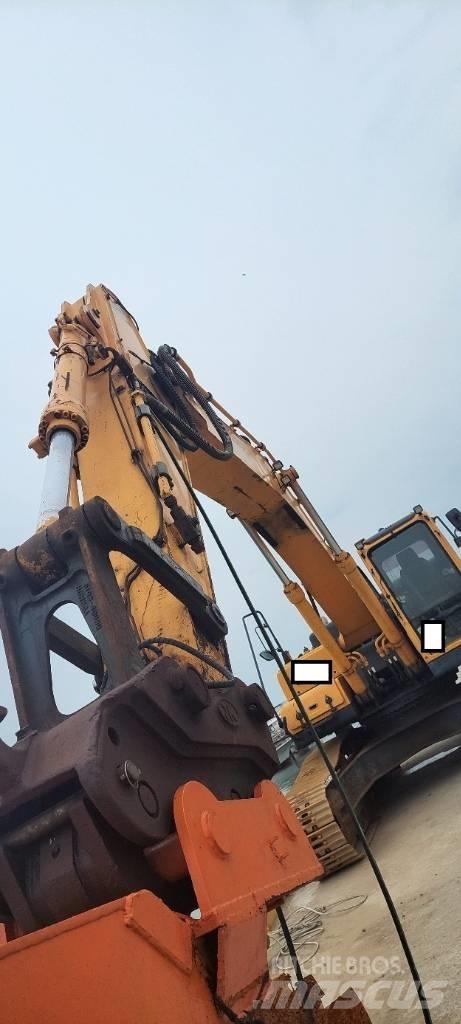 Hyundai Robex 300 LC Gravemaskiner på larvebånd