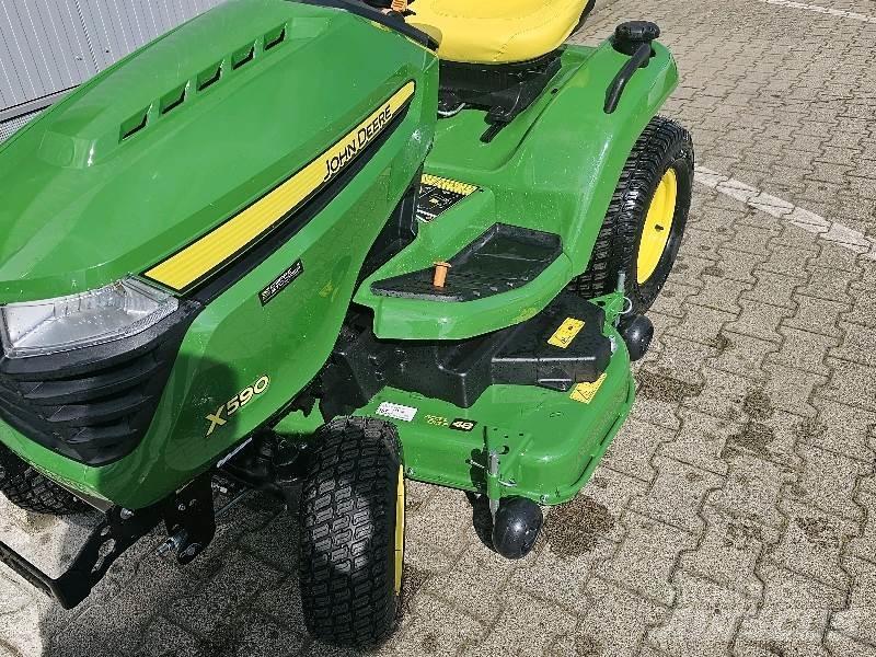 John Deere X590 Græsslåmaskiner