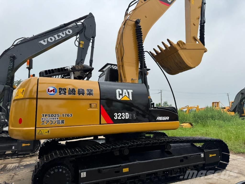 CAT 323D2 Gravemaskiner på larvebånd