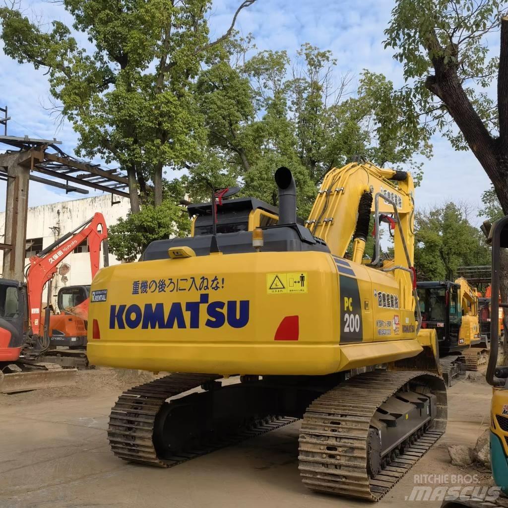Komatsu PC 200 Gravemaskiner på larvebånd