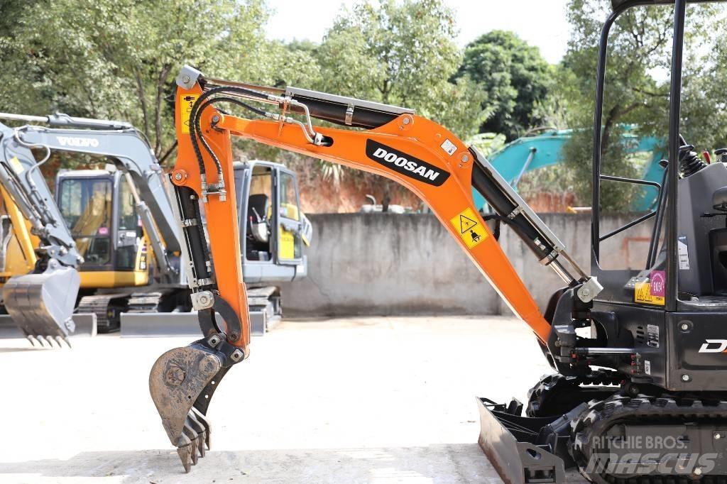 Doosan DX 17 Gravemaskiner på larvebånd