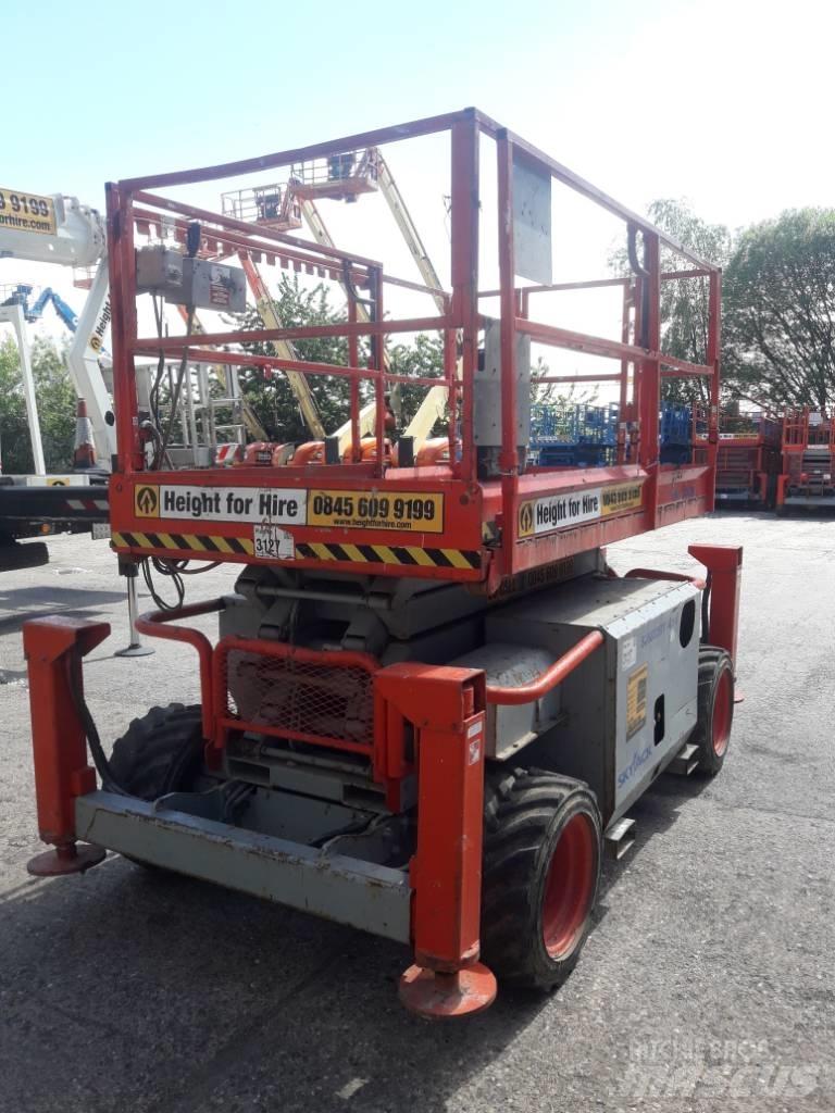 SkyJack SJ 6832 RT Saxlifte