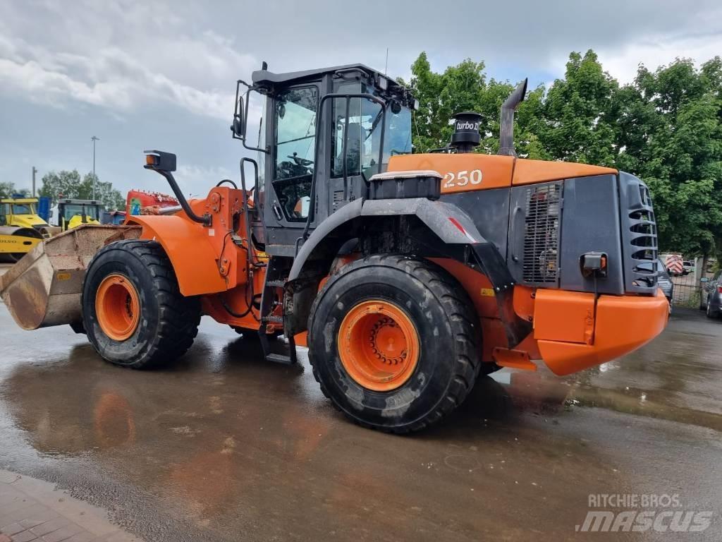 Hitachi ZW 250 Læssemaskiner på hjul