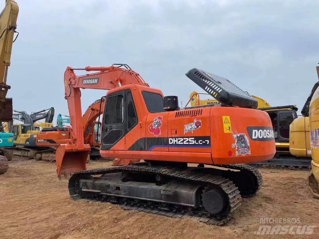 Doosan 225-7 Gravemaskiner på larvebånd
