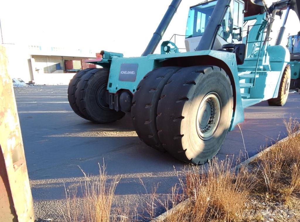 Konecranes SMV 4531 Gaffeltruck til containerhåndtering