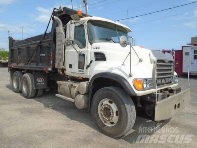 Mack CV 713 Lastbiler med tip