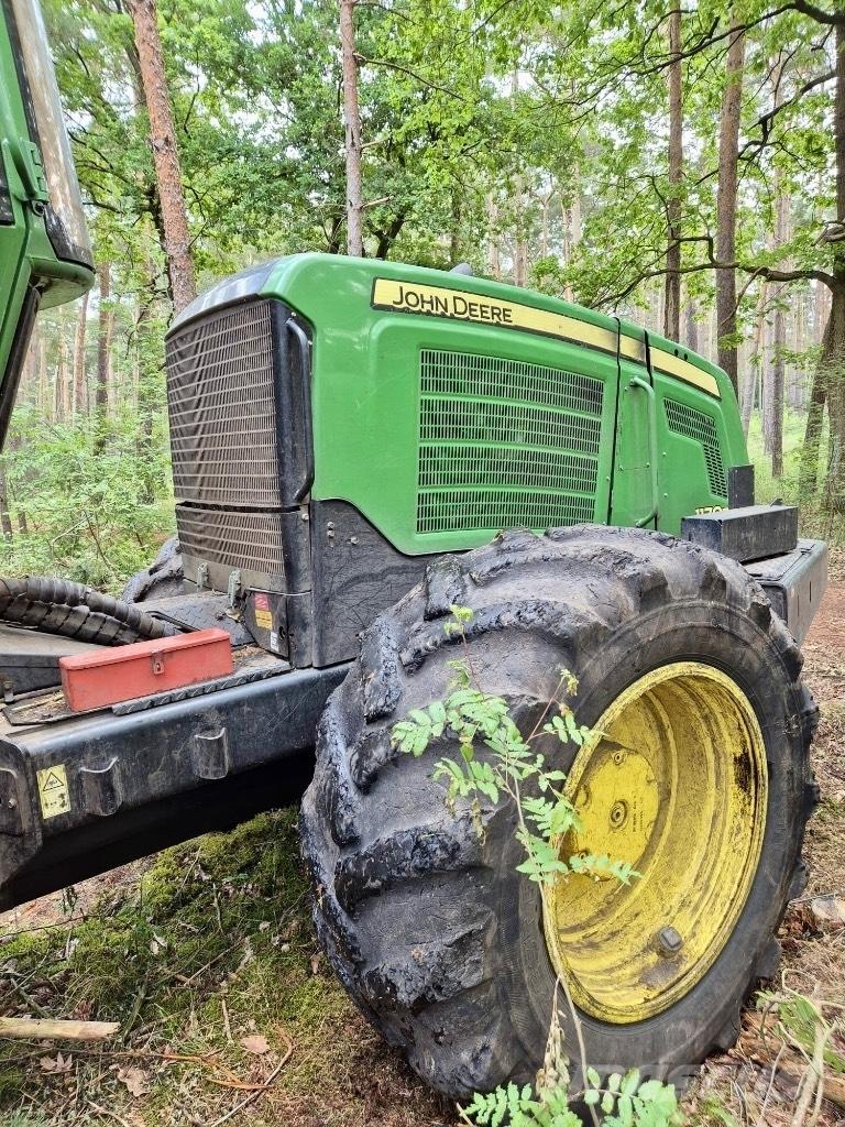 John Deere 1170 E Skovningsmaskiner