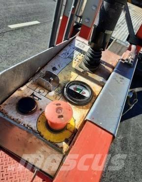 SkyJack SJ 12 Kompakte selvkørende bomlifte