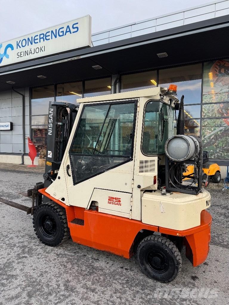 Nissan 25 LPG gaffeltrucks
