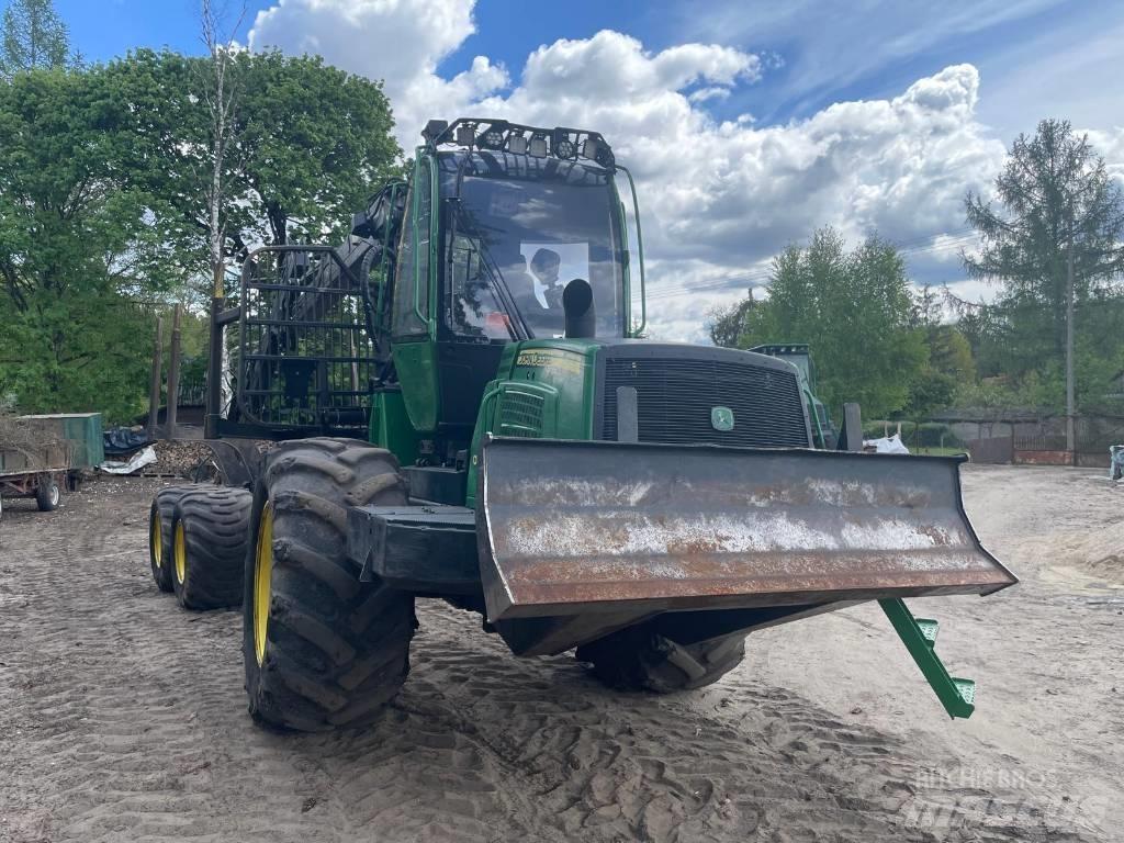 John Deere 1010 E Udkørselsmaskiner