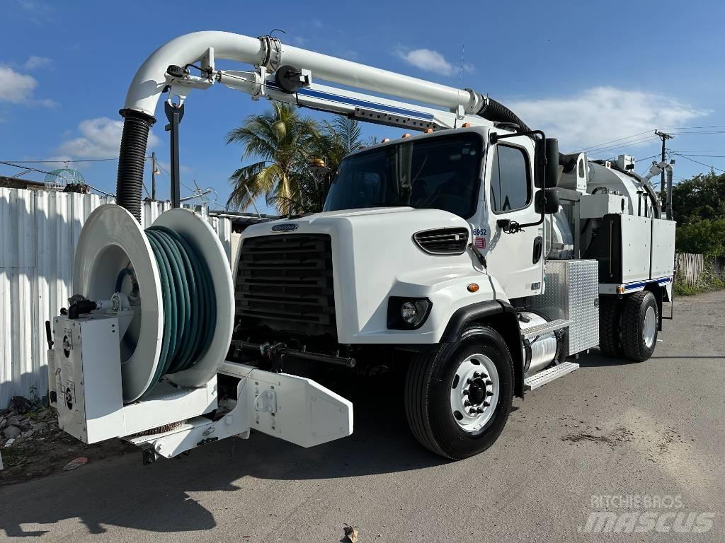 Freightliner 108 SD Slamsuger