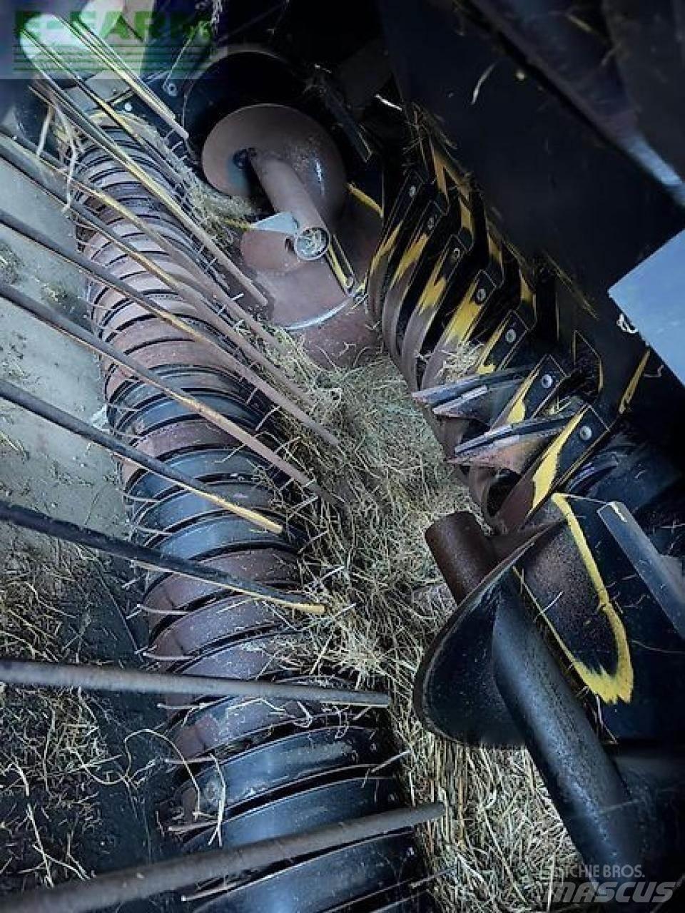 New Holland d1010 Pressere til firkantede baller