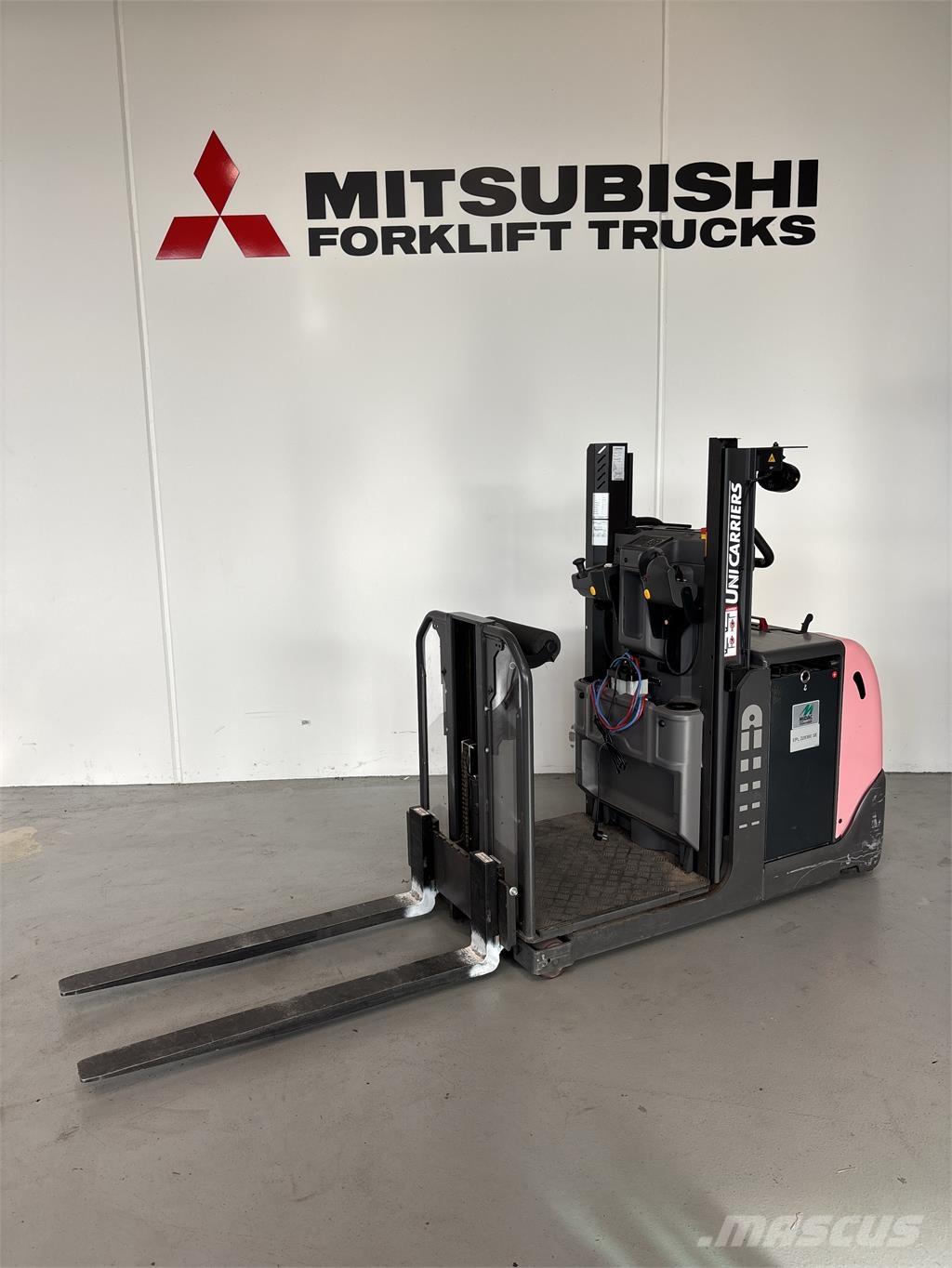 UniCarriers EPL100 Plukketruck, lav