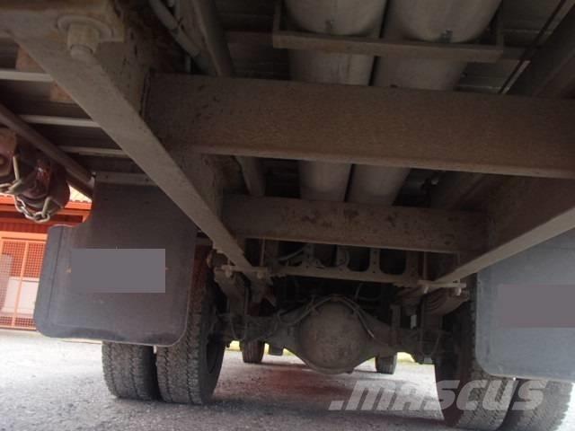 Hino 195 Lastbil med lad/Flatbed