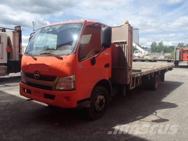 Hino 195 Lastbil med lad/Flatbed