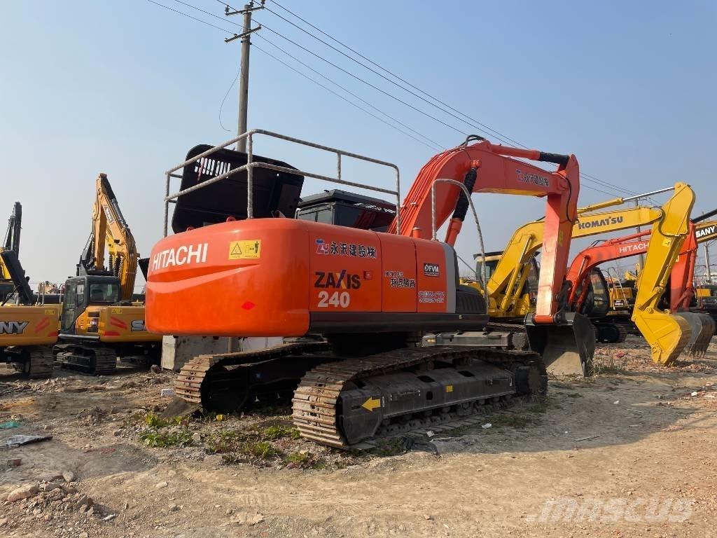 Hitachi ZX 240 Gravemaskiner på larvebånd