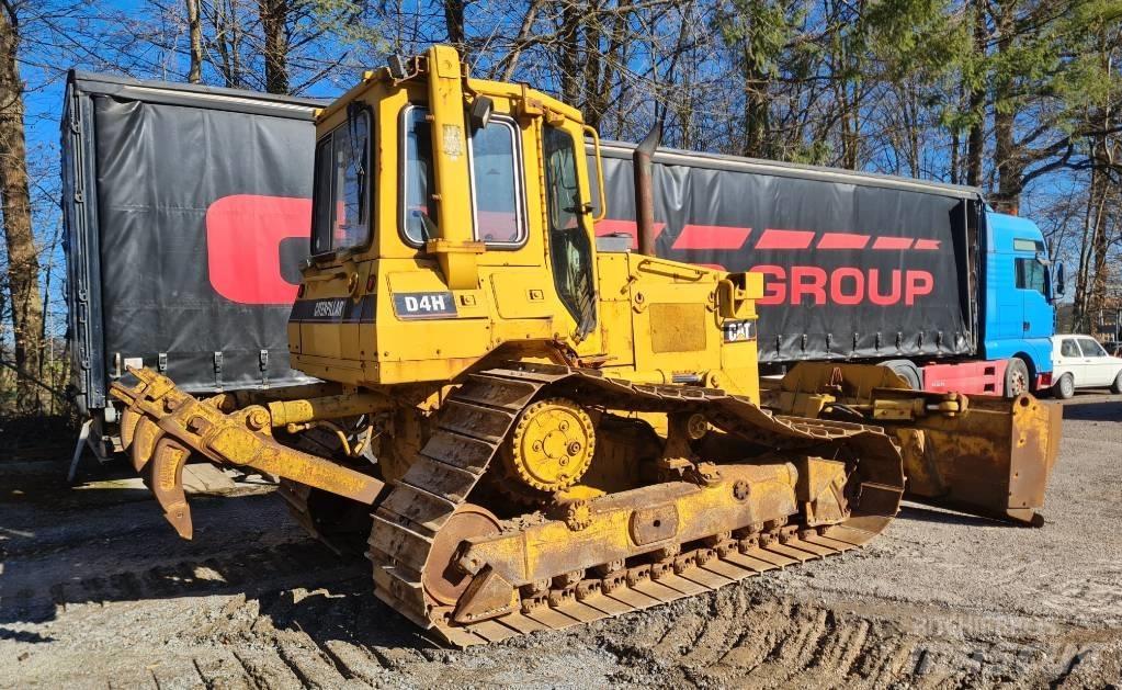 CAT D 4 H Bulldozer på larvebånd