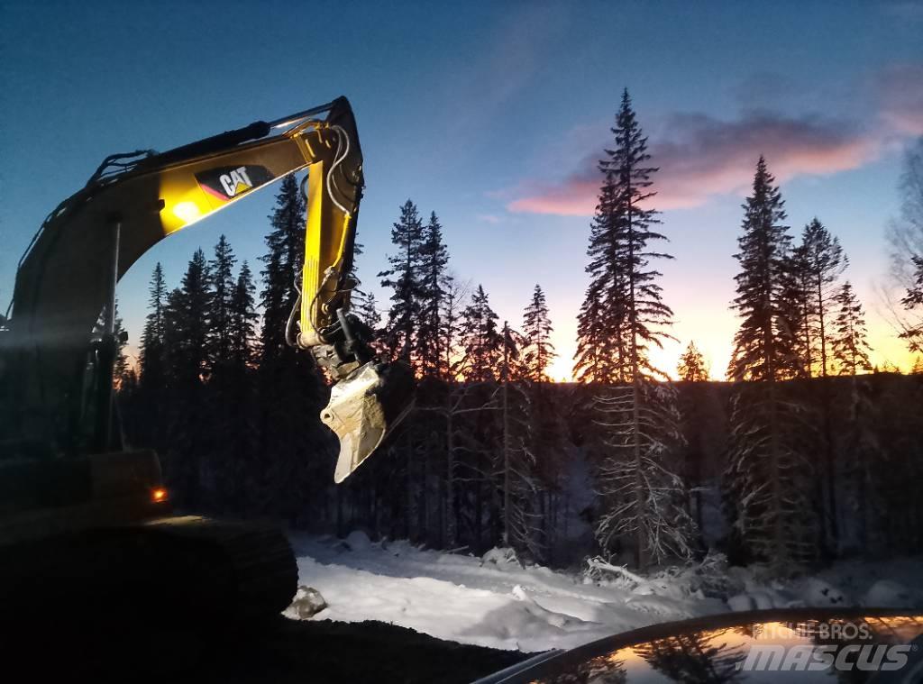 CAT 320 Gravemaskiner på larvebånd