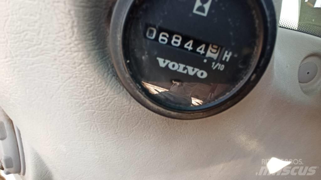 Volvo EC 240 C L Gravemaskiner på larvebånd