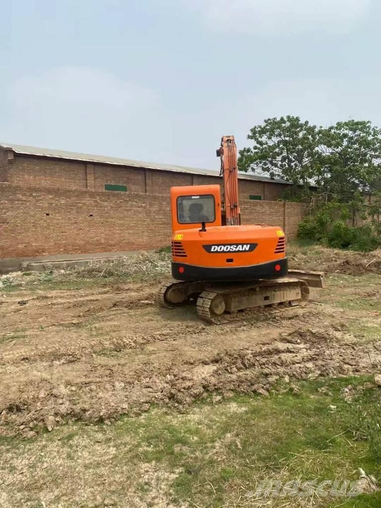Doosan DX 80 Midi-gravemaskiner 7t - 12t
