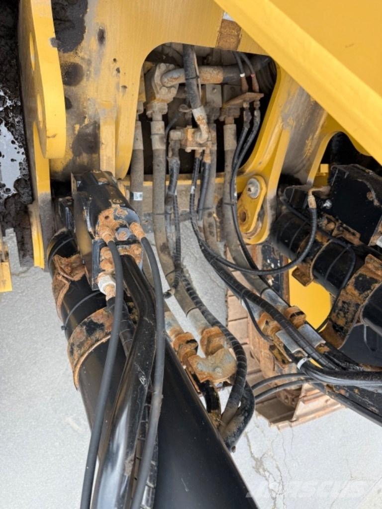 CAT 374 F L Gravemaskiner på larvebånd