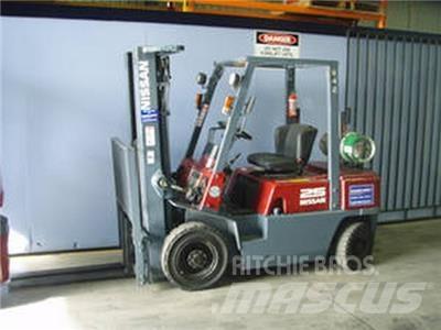 Nissan RJ02A25U Gaffeltrucks - andre