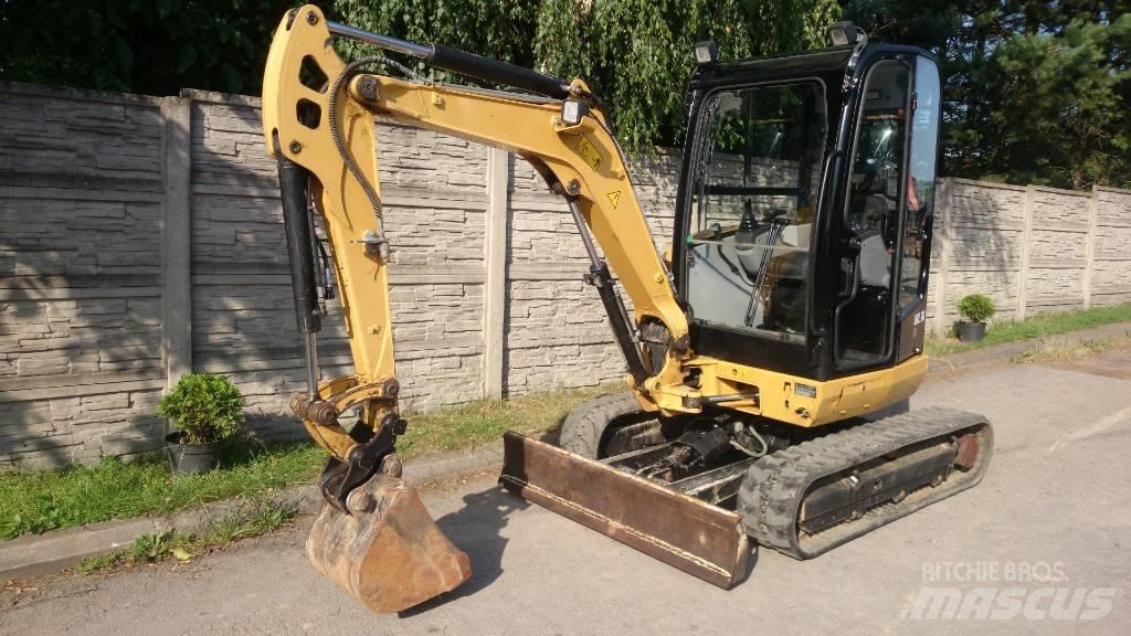 CAT 302.7 D Midi-gravemaskiner 7t - 12t