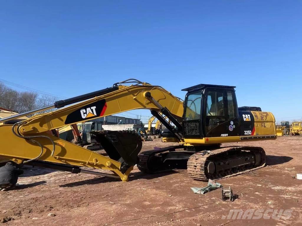 CAT 325D Gravemaskiner på larvebånd