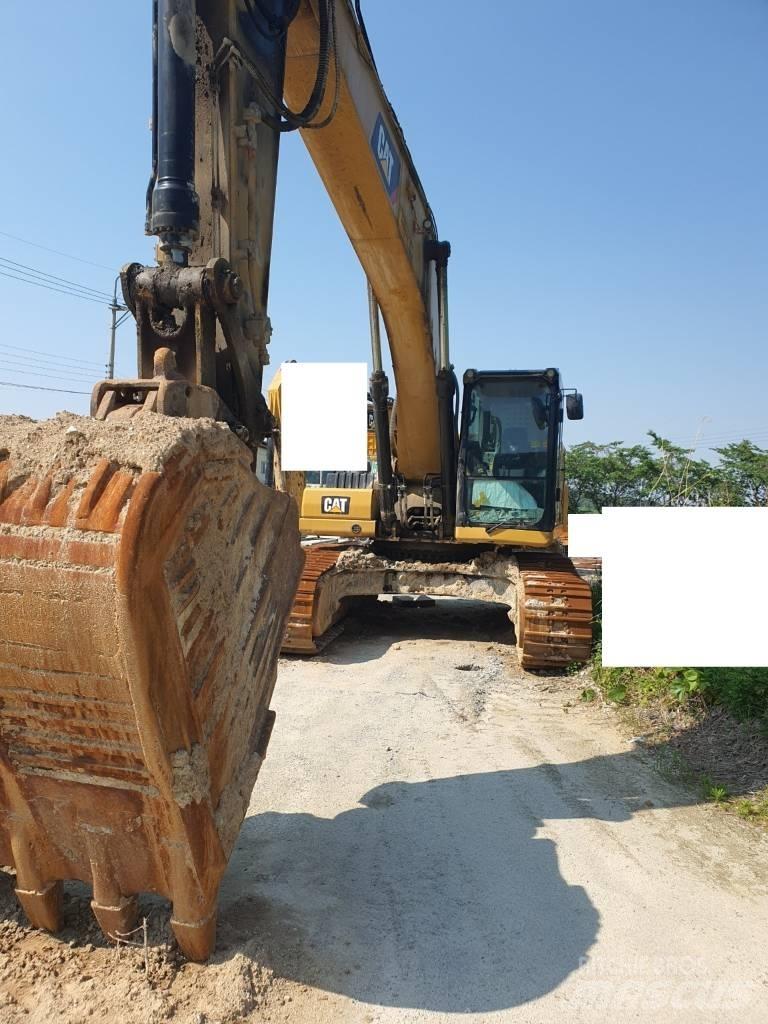 CAT 330F Gravemaskiner på larvebånd