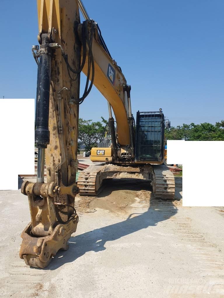 CAT 330F Gravemaskiner på larvebånd