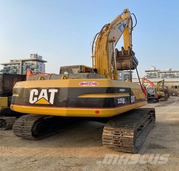 CAT 325 B L Gravemaskiner på larvebånd
