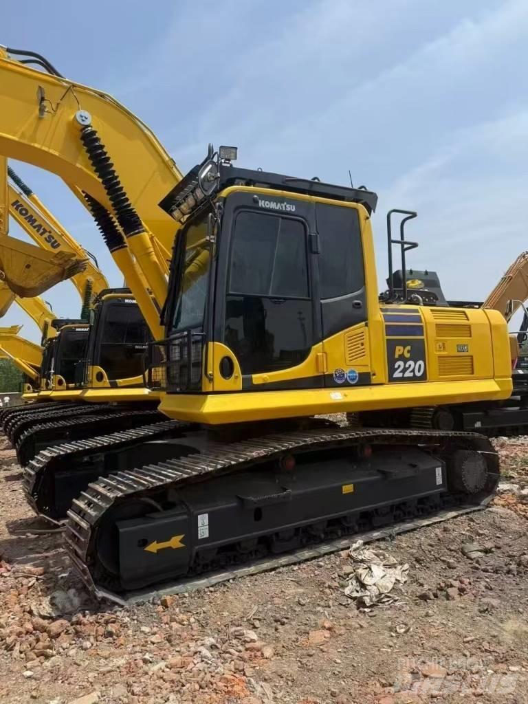 Komatsu 220LC-8 Gravemaskiner på larvebånd
