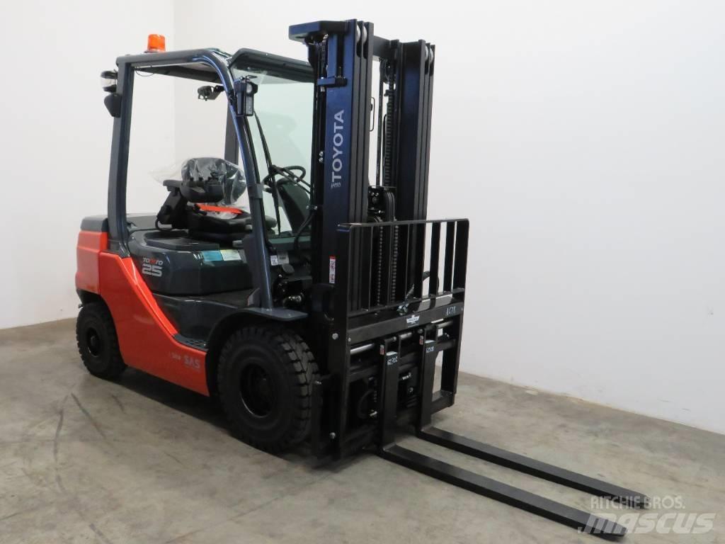 Toyota 8 FDF 25 Diesel gaffeltrucks