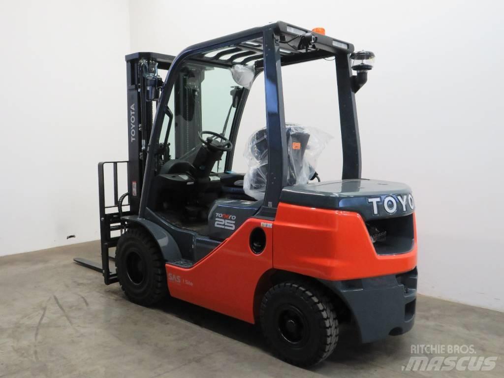 Toyota 8 FDF 25 Diesel gaffeltrucks