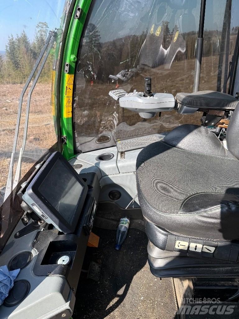 John Deere 1270 G Skovningsmaskiner
