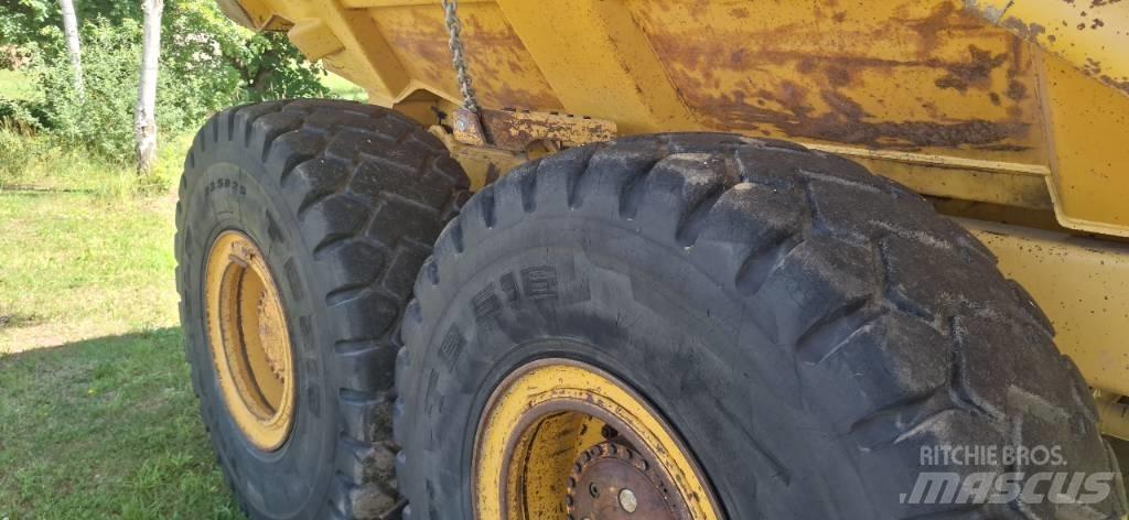 Bell B 30 E Terrængående lastbiler