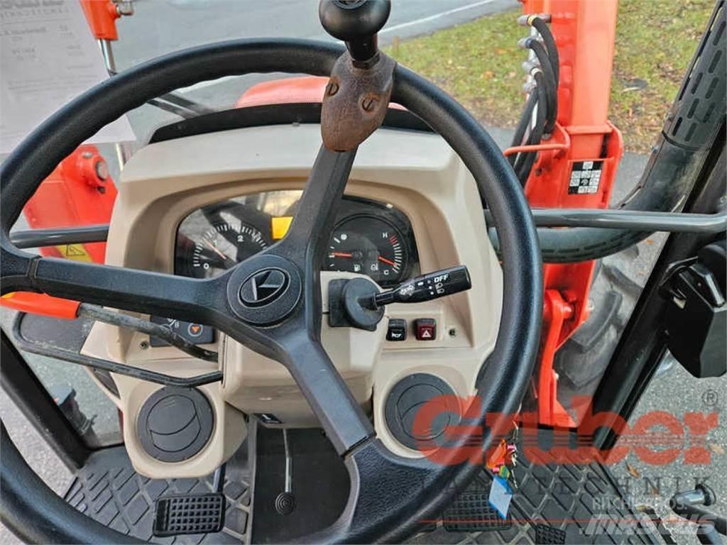 Kubota M6040 Traktorer