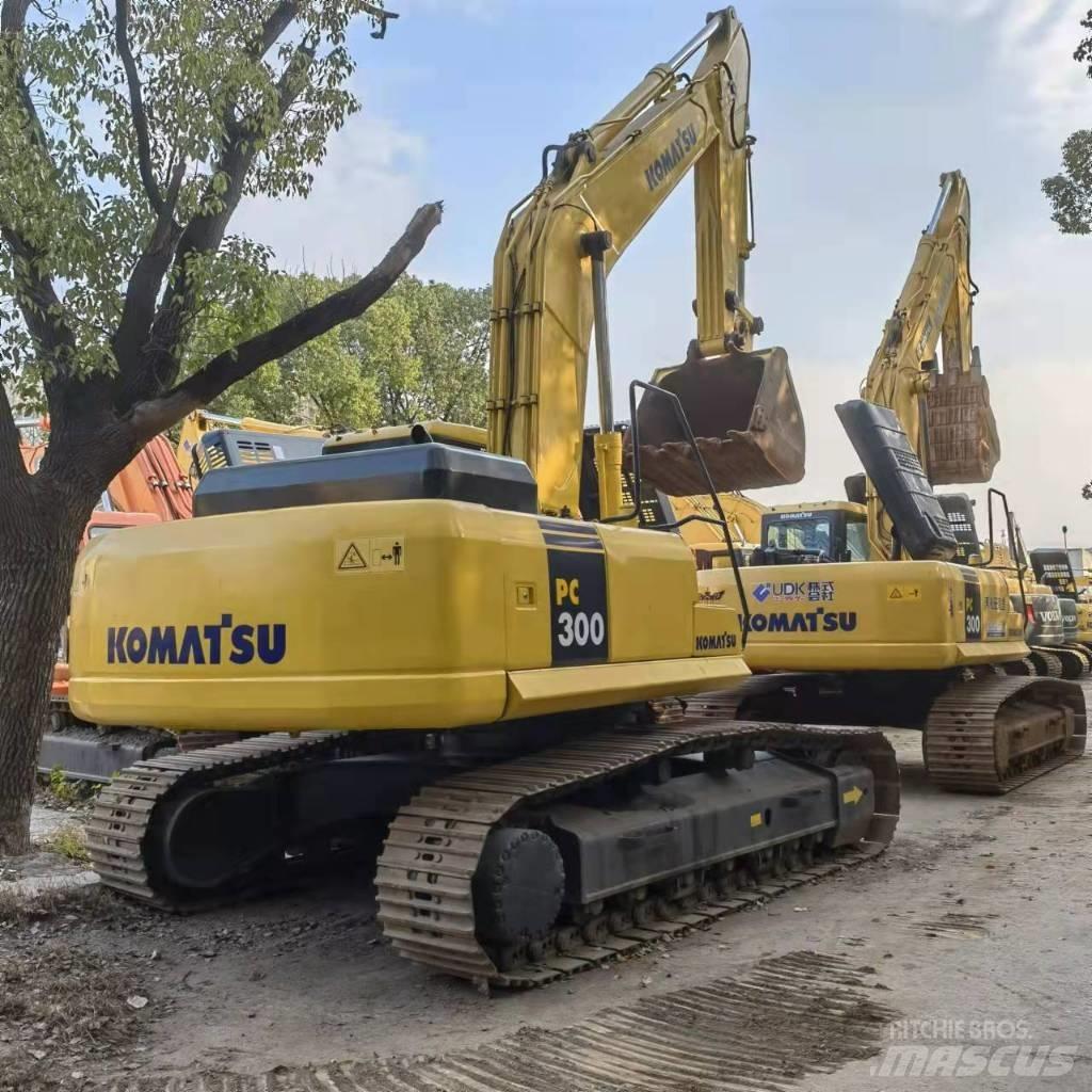 Komatsu PC 300 Gravemaskiner på larvebånd