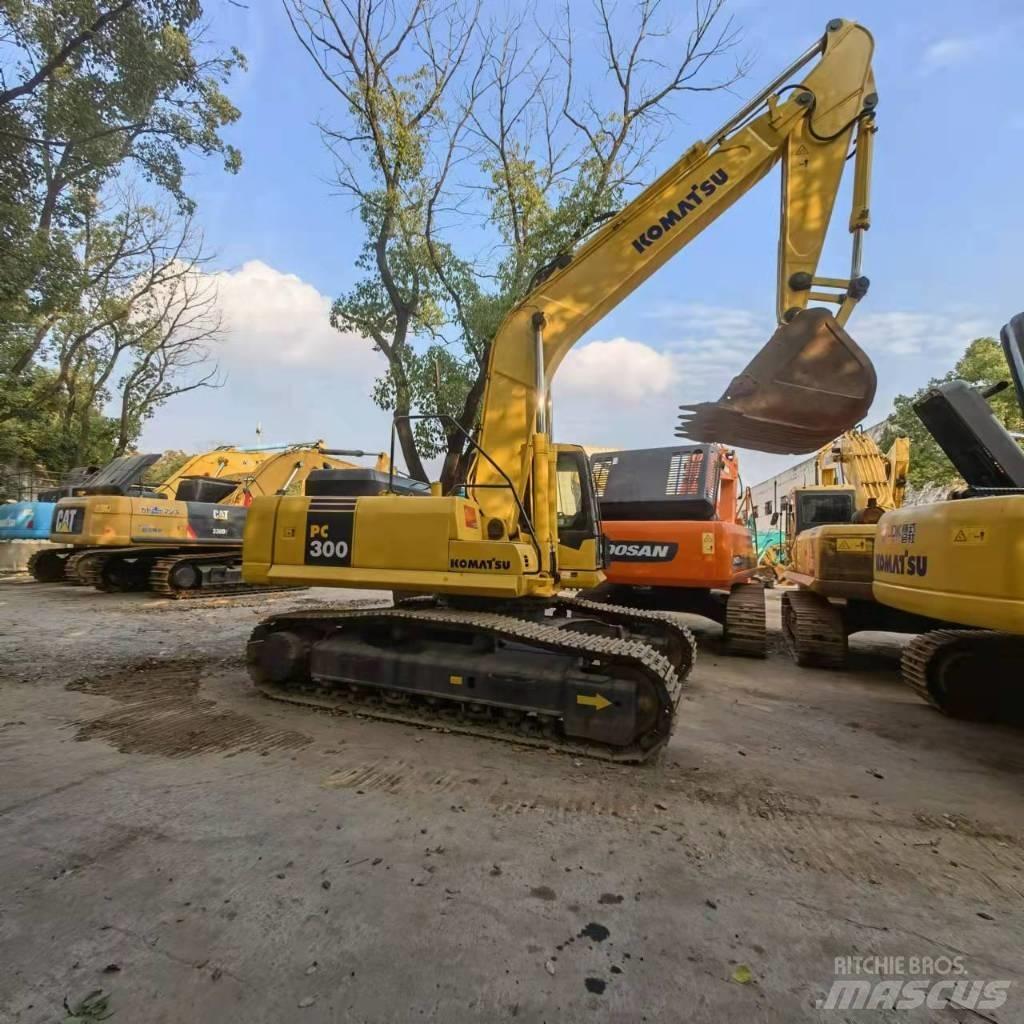 Komatsu PC 300 Gravemaskiner på larvebånd