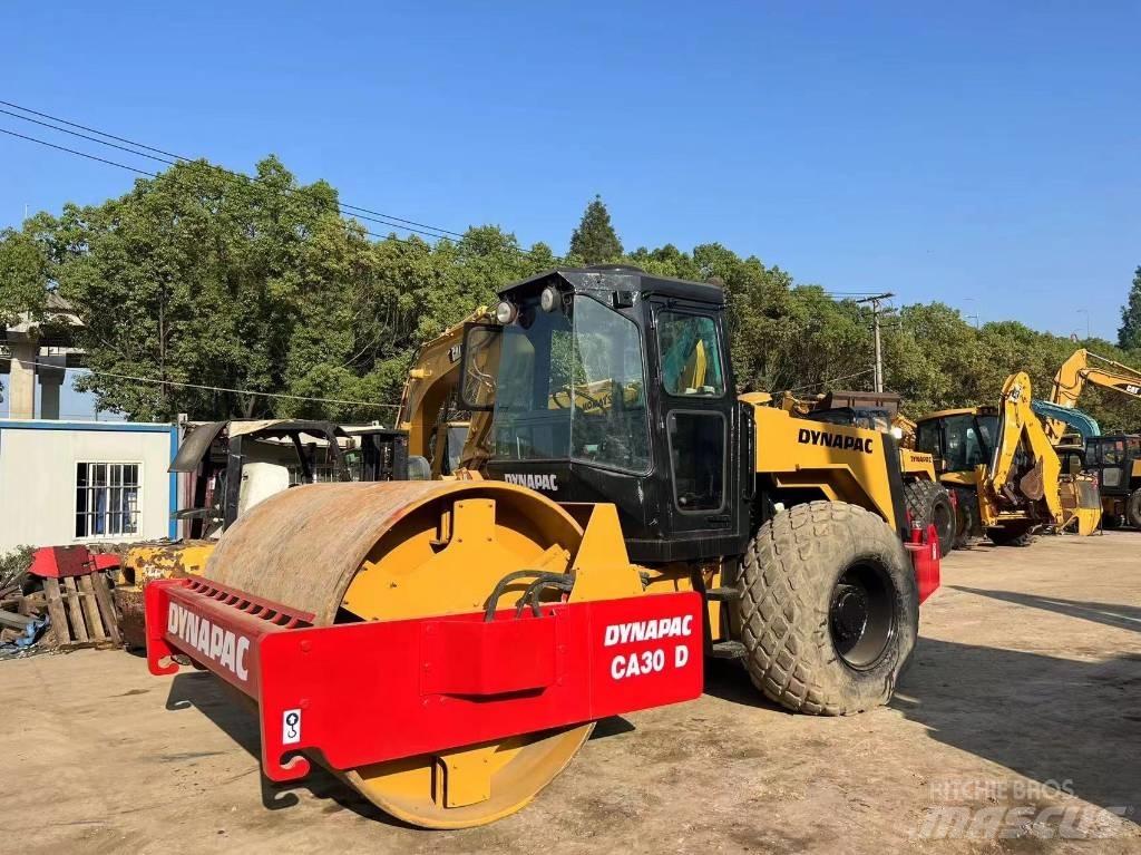Dynapac CA 30 D Enkelt tromle