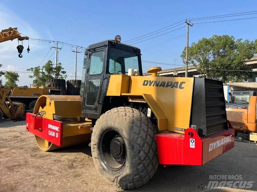 Dynapac CA 30 D Enkelt tromle